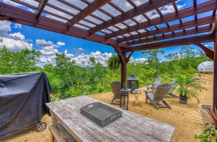 The Aries-A Stargazing, Luxury Glamping Tent Rogersville Esterno foto