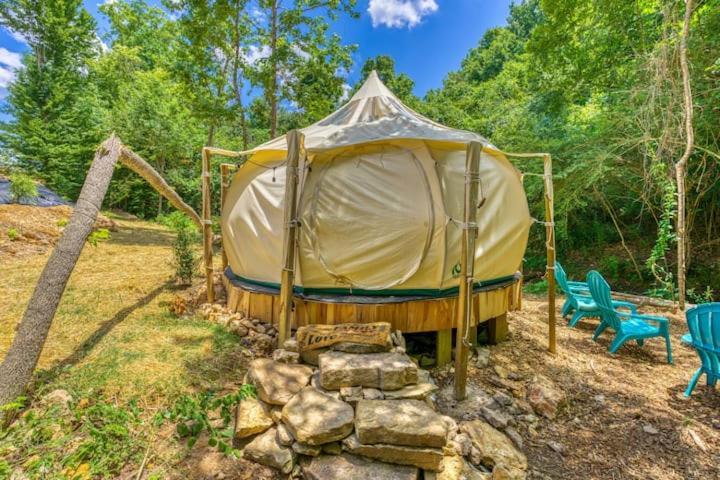 The Aries-A Stargazing, Luxury Glamping Tent Rogersville Esterno foto