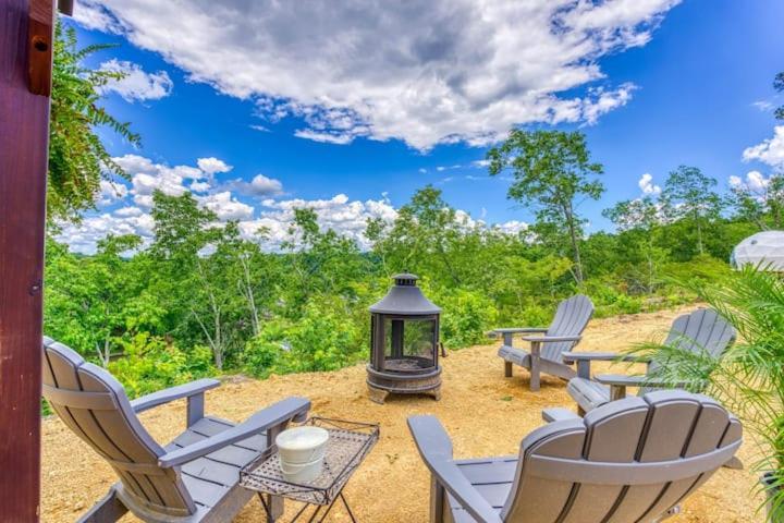 The Aries-A Stargazing, Luxury Glamping Tent Rogersville Esterno foto