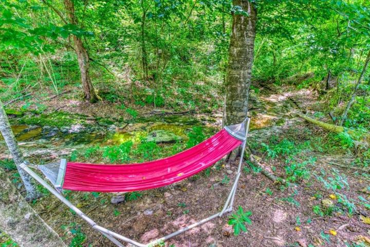 The Aries-A Stargazing, Luxury Glamping Tent Rogersville Esterno foto