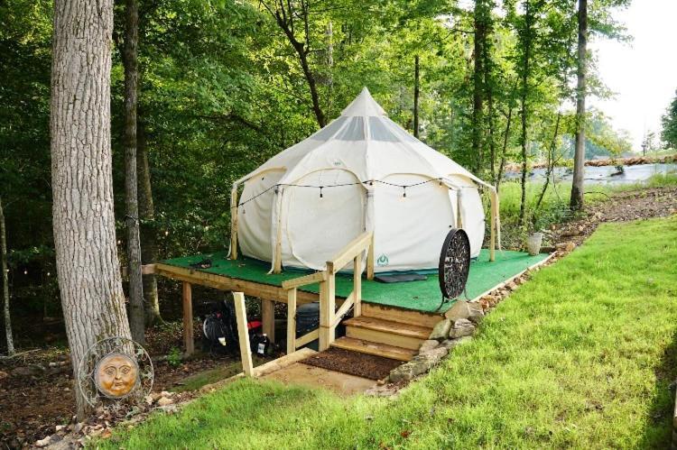 The Aries-A Stargazing, Luxury Glamping Tent Rogersville Esterno foto